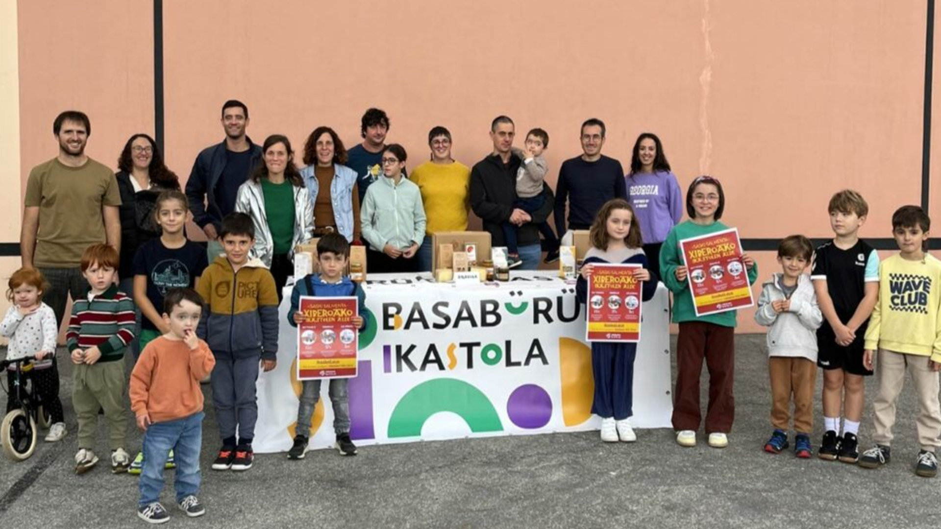 Xiberoko ikastolen aldeko saski salmenta